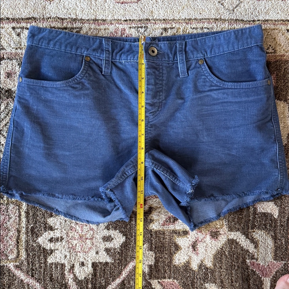 Carve Designs Women's Oahu blue Corduroy Shorts with fray & stretch. Size 6 - Picture 7 of 8